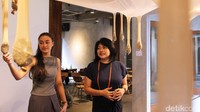 Pendiri Dia.Lo.Gue Artspace, Engel Tanzil, mengatakan program Exi(s)t#5 mengajak para seniman muda yang berdomisili di Jakarta untuk merespons persoalan urban di kotanya. Pool/Ismail/detikFoto.