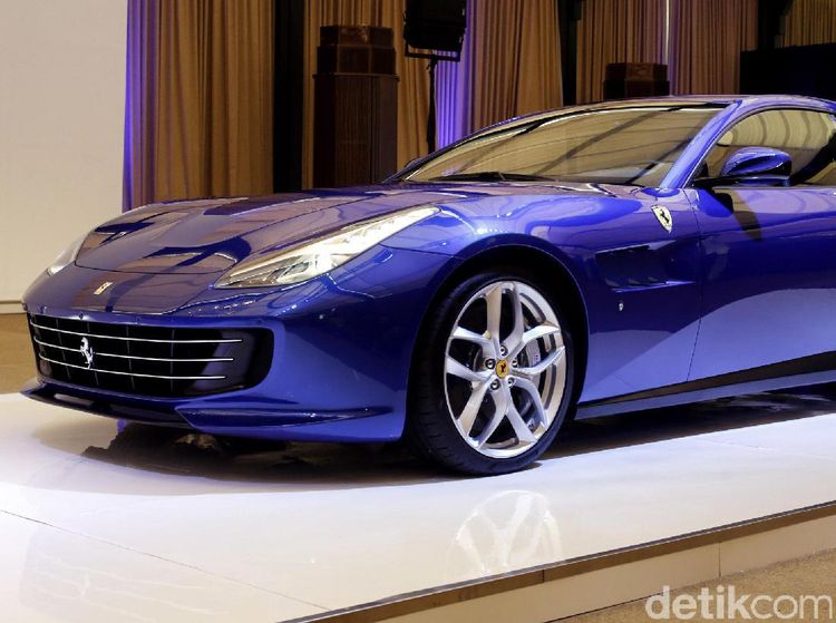Ferrari GTC4Lusso T Meluncur di Indonesia