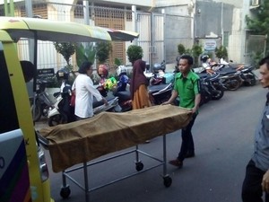 Jenazah Desi Si Model yang Jatuh di Kalibata Dibawa Pulang Ayahnya