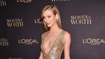 Gold Lady!Karlie Kloss dengan Dress Emas