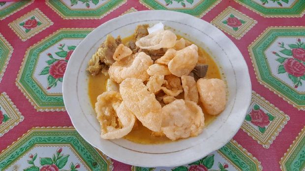Seporsi lontong tunjang (Fitraya/detikTravel)