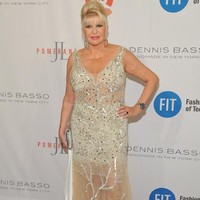 Detail bling-bling kerap mewarnai gaun pilihan Ivana. (Foto: D Dipasupil/Getty Images for FIT/AFP)