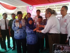 SMKN Winongan Pasuruan dapat Penghargaan dari Komnas PA