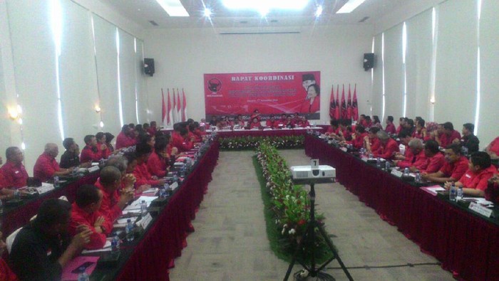 Mega Rapat dengan Kader PDIP soal Pilkada, Sejumlah Menteri Hadir