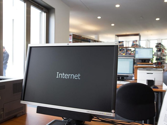 Blokir Internet Rugikan Dunia USD 8 Miliar, Indonesia Bagaimana? Foto: Axel Schmidt/Getty Images Blokir Internet Rugikan Dunia USD 8 Miliar, Indonesia Bagaimana? Foto: Axel Schmidt/Getty Images