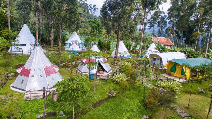 Ilustrasi Glamour Camping