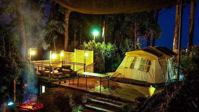 Ilustrasi Glamour Camping