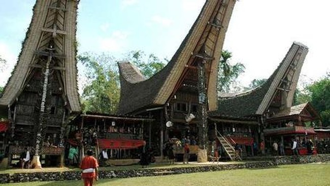 4 Rumah Adat dengan Pelajaran Hidup Bebas Galau