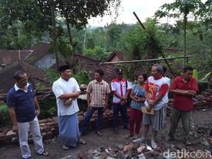 Cerita Warga Jember yang Rumahnya Hancur Akibat Gempa 5,8 SR