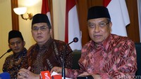 Sekretaris Jenderal PBNU Helmy Faishal Zaini  juga hadir dalam jumpa pers yang digelar di Kantor PBNU, Jl Kramat Raya, Jakarta Pusat, Kamis (17/11/2016).
