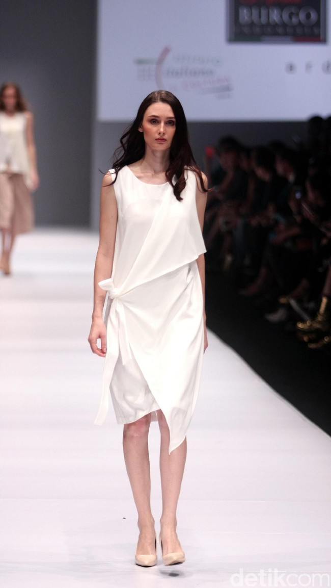 Fashion Show Ardistia New York di Jakarta Fashion Week 2017. Senayan City. Jakarta. [Foto: Mohammad Abduh/Wolipop]