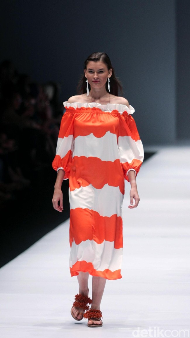 Fashion Show Busana JII by Gloria Agatha. Jakarta Fashion Week 2017. Senayan CIty. Jakarta. [Foto: Mohammad Abduh/Wolipop]