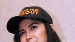 Dinda Kanya Dewi Lagi Happy