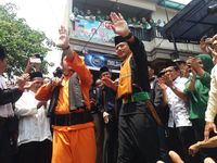 Bandingkan Gaya Silat ala Sandiaga dan Agus, Mana Lebih Keren?
