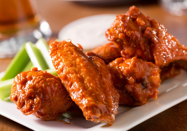 Punya Stok Sayap Ayam? Yuk, Buat Sayap Ayam Saus Padang dan Honey Chicken Wings yang Sedap