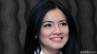 Sepertinya tak ada yang berubah dari wajah cantik ibu satu anak itu. Pool/Ismail/detikFoto.