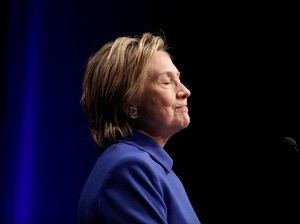 Hillary Sindir Trump: Ribut dengan Kim Jong-Un Membuatnya Tersenyum