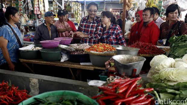 Aksi Istri Agus, Anies dan Djarot Kampanye Sapa Warga Jakarta