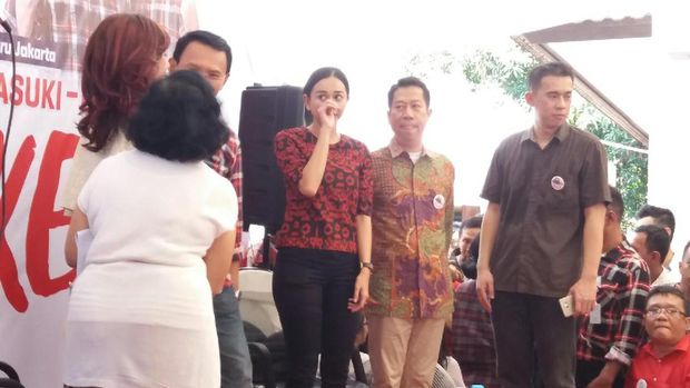 Setelah Luna Maya, Giliran Aura Kasih Nyatakan Dukungan ke Ahok