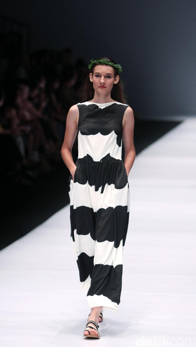 Fashion Show Busana JII by Gloria Agatha. Jakarta Fashion Week 2017. Senayan CIty. Jakarta. [Foto: Mohammad Abduh/Wolipop]