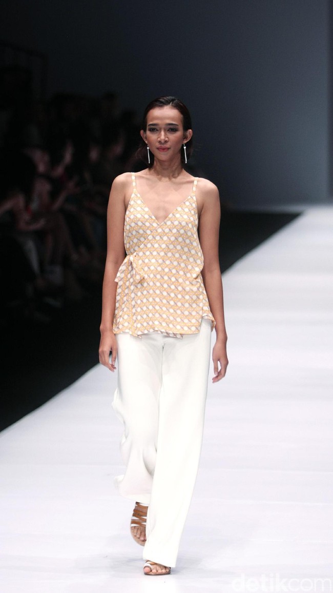 Fashion Show Busana JII by Gloria Agatha. Jakarta Fashion Week 2017. Senayan CIty. Jakarta. [Foto: Mohammad Abduh/Wolipop]