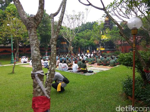 Umat Hindu dan Anggota TNI Doa Bersama Keutuhan NKRI di Cijantung