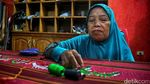 Merajut Manisnya Tenun Tapis