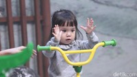 Tak pernah habis tingkah anak-anak seperti Gempi yang membuat kita gemas. Pool/Ismail/detikFoto.