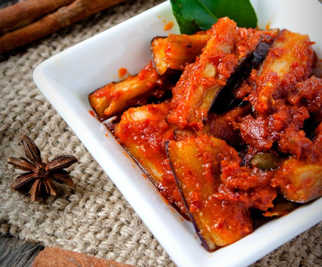 Yuk, Bikin Terong Sambal Penyet untuk Tambah Semangat Makan!