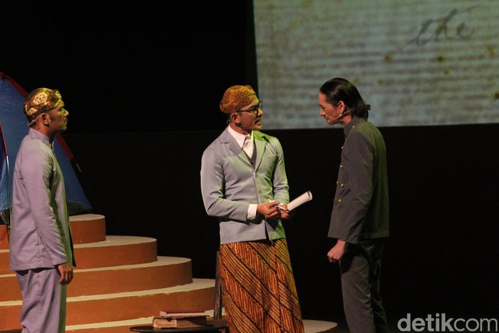 Rio Dewanto Bangga Perankan 2 Tokoh Pahlawan Sekaligus