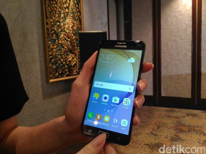 Galaxy J Prime. Foto: detikINET/Yudhianto Galaxy J Prime. Foto: detikINET/Yudhianto