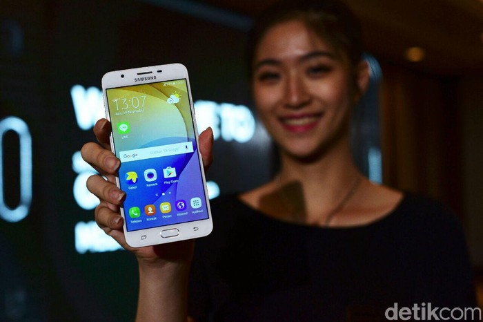 Salah satu varian Galaxy J. Foto: detikINET/Yudhianto Salah satu varian Galaxy J. Foto: detikINET/Yudhianto