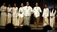 Drama musikal Khatulistiwa merupakan inisiatif anak bangsa untuk meningkatkan ketertarikan generasi muda terhadap kisah sejarah para pahlawan negerinya.