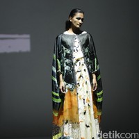 Koleksi Mel Ahyar mengkangkat tema Kini Abadi di IPMI Trend Show 2017. The Hall Lt.8 Senayan City. Jakarta. [Foto: Mohammad Abduh/Wolipop]