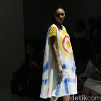 Koleksi Mel Ahyar mengkangkat tema Kini Abadi di IPMI Trend Show 2017. The Hall Lt.8 Senayan City. Jakarta. [Foto: Mohammad Abduh/Wolipop]