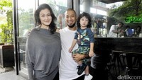 Senyum bahagia mereka saat berpose di depan kamera. Pool/Noel/detikFoto.
