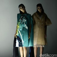 Koleksi Mel Ahyar mengkangkat tema Kini Abadi di IPMI Trend Show 2017. The Hall Lt.8 Senayan City. Jakarta. [Foto: Mohammad Abduh/Wolipop]