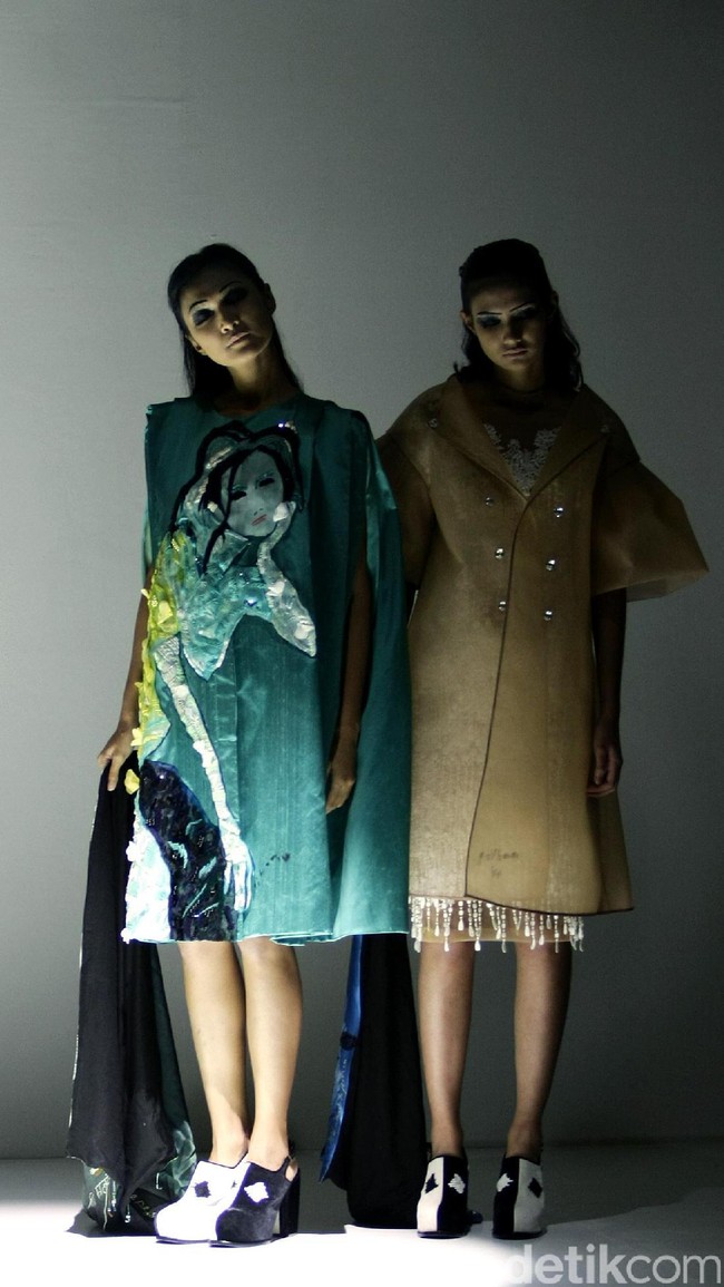 Koleksi Mel Ahyar mengkangkat tema Kini Abadi di IPMI Trend Show 2017. The Hall Lt.8 Senayan City. Jakarta. [Foto: Mohammad Abduh/Wolipop]