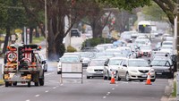 Akses jalan menuju lokasi pun dialihkan untuk memudahkan penyelidikan.
