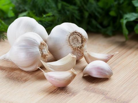 bawang putih dan bau badan pria