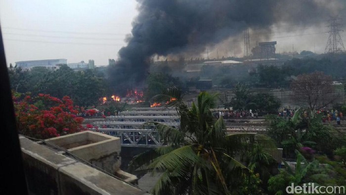Hunian Semi Permanen di Tanjung Priok Jakut Terbakar