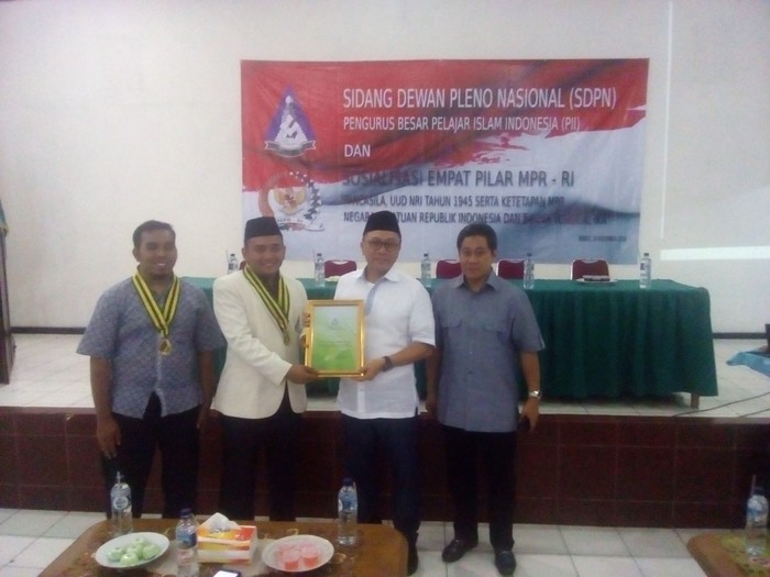 Ketua MPR: Anak Muda Aset Bangsa, Pendidikan Agama Sangat Penting