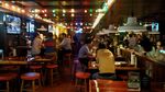 Penampakan Restoran dengan Pelayan Super Seksi di Taiwan