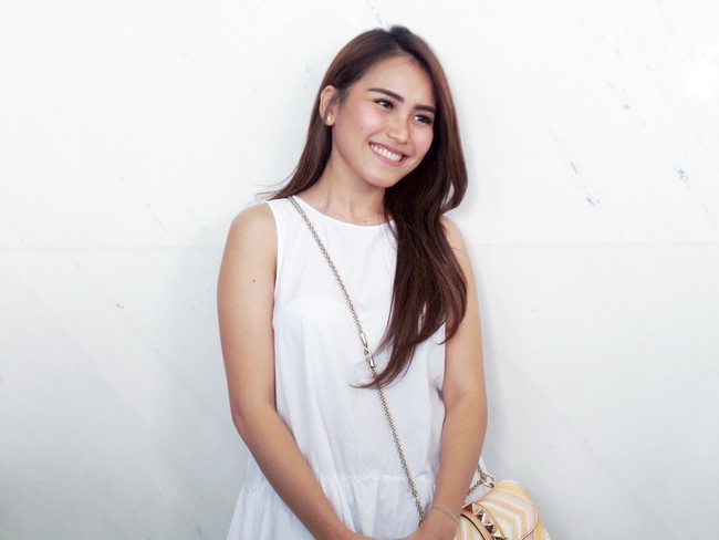 Pedangdut sekaligus presenter Ayu Ting Ting sebelumnya diketahui sempat menikah dengan pria bernama Enji. Keduanya menikah pada tahun 2013 dan dikaruniai seorang putri bernama Bilqis. Sayang, pernikahan Enji dan Ayu berakhir dengan pertengkaran dan perceraian. Hingga saat ini Ayu masih belum mengizinkan Enji untuk bertemu dengan Bilqis. Foto: Veynindia Esaloni Pardede/detikHOT