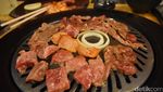 Hangatkan Tubuh dengan Sajian Shabu-shabu Komplet Berkuah Gurih!