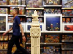 Menjelajahi Lego Store Terbesar di Dunia