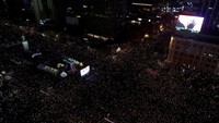Jantung Kota Seoul, penuh pendemo. REUTERS/Kim Kyung-Hoon.