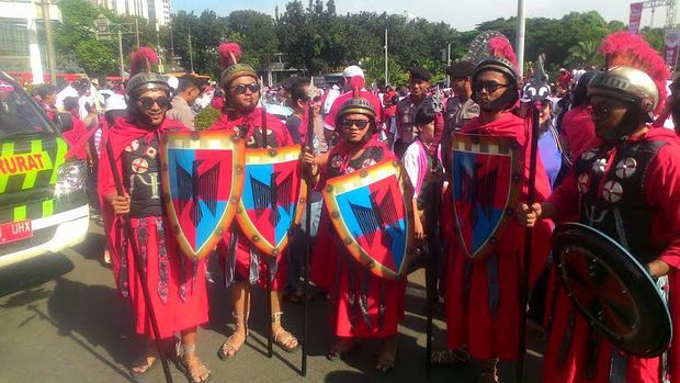 Meriahnya Parade Bhinneka Tunggal Ika, Kibarkan Merah Putih hingga Pesta Kostum