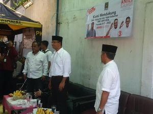Anies Tawarkan Modal untuk Ibu-ibu yang ingin Wirausaha