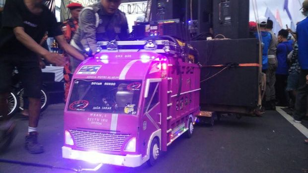 Konvoi 5000 Truk  Mini di Malang Telorkan Rekor Muri